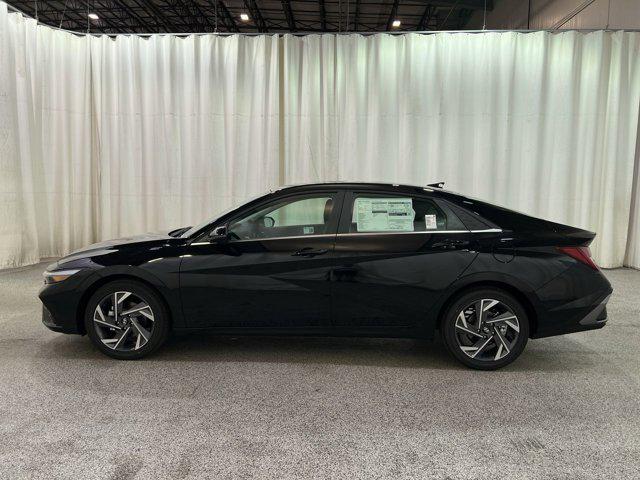 2025 Hyundai Elantra Limited photo 4
