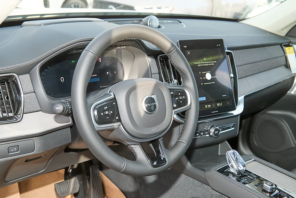 2026 VOLVO XC90 - Image 12