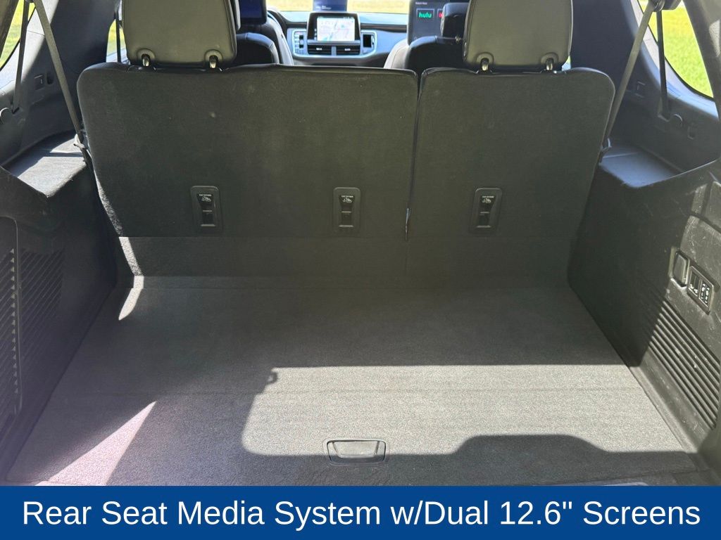 2023 Chevrolet Suburban RST photo 6