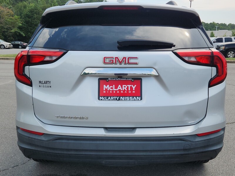 2020 Gmc Terrain SLE photo 3