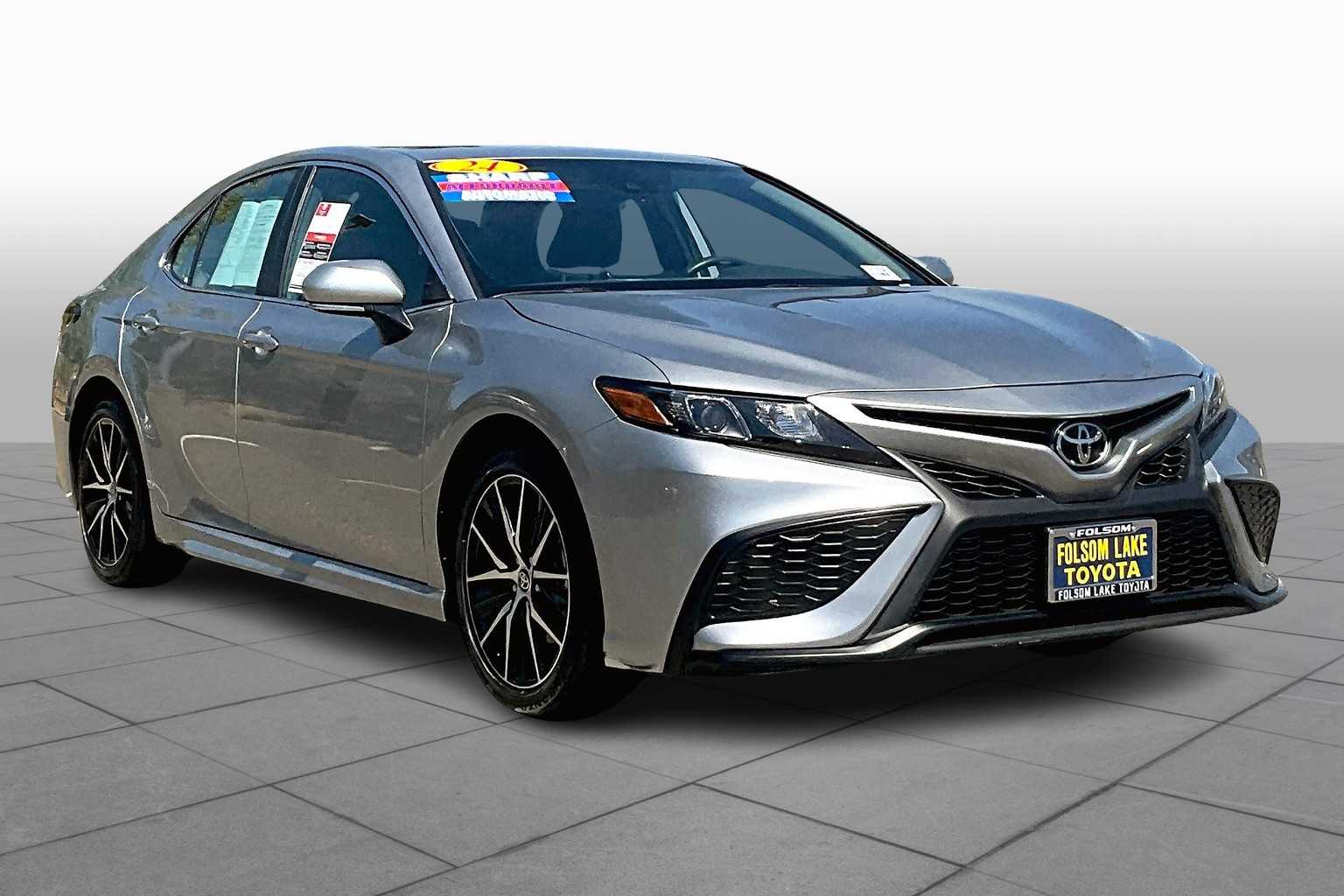 2024 Toyota Camry SE photo 2