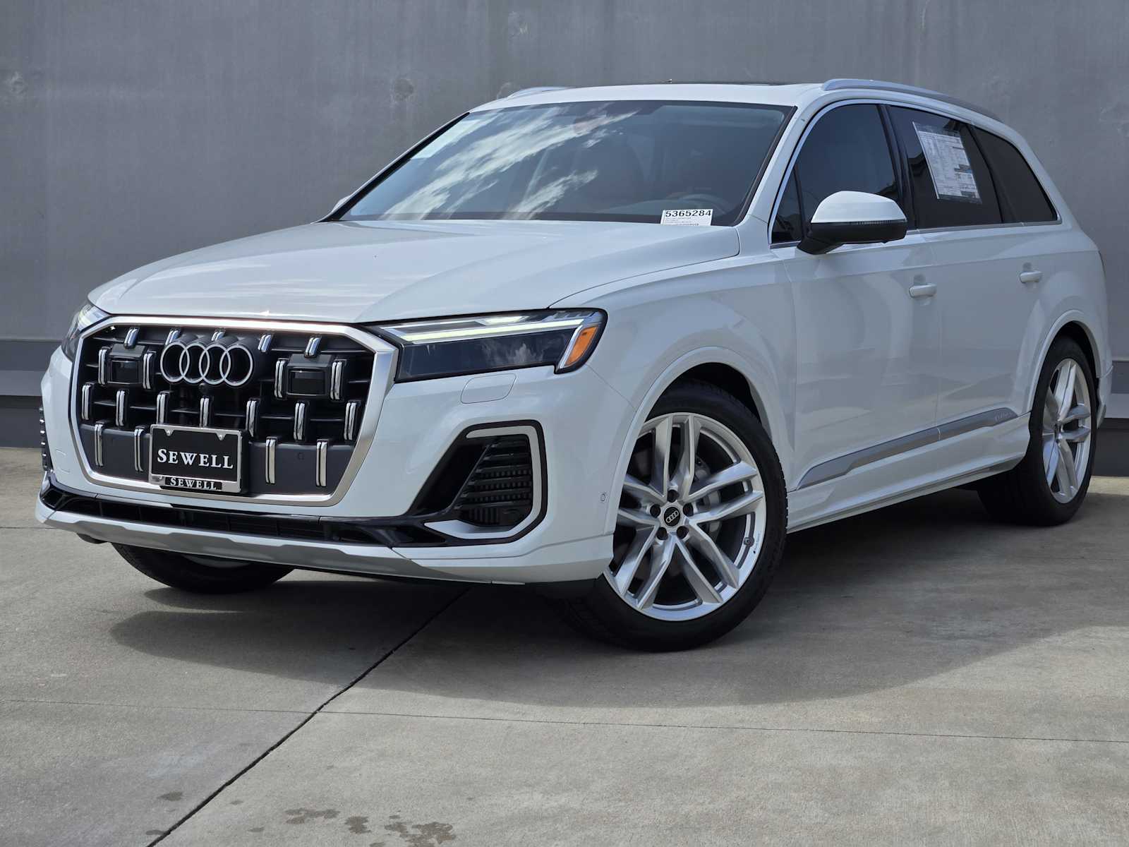 2025 Audi Q7 Premium Plus