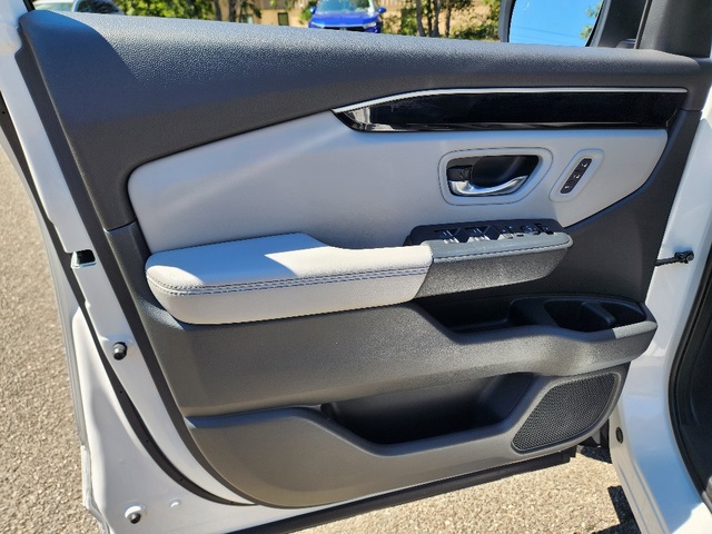 2023 Honda Pilot Touring photo 17