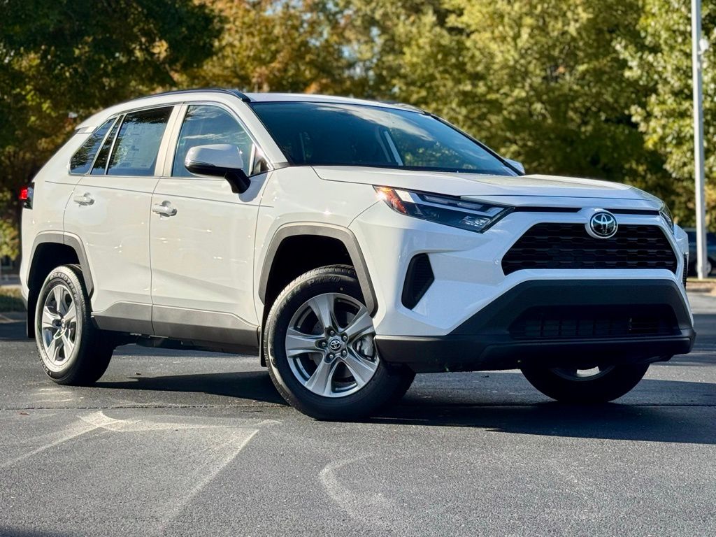 2025 Toyota RAV4 XLE photo 2