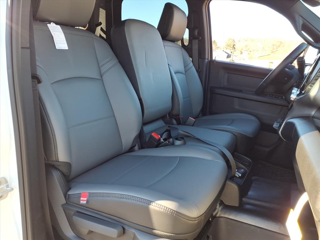 2026 Ram 3500 Tradesman photo 4