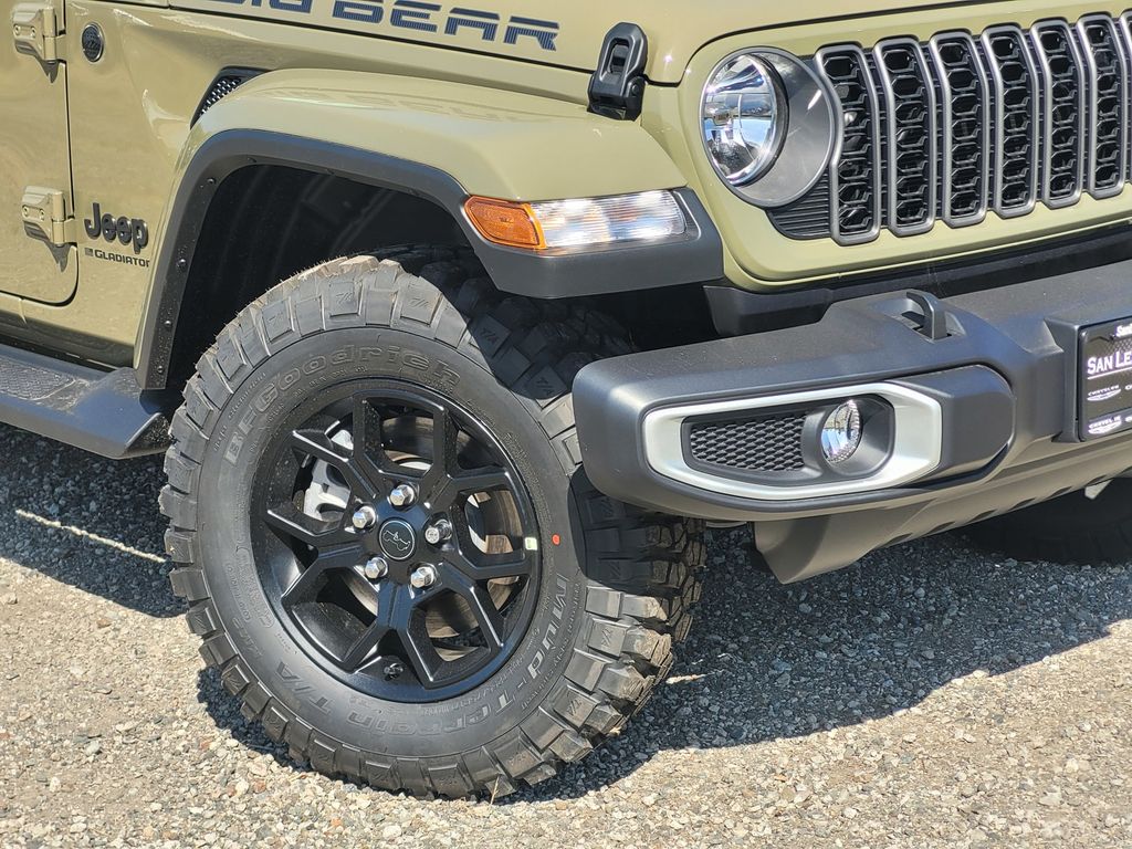 2025 Jeep Gladiator Sport photo 3