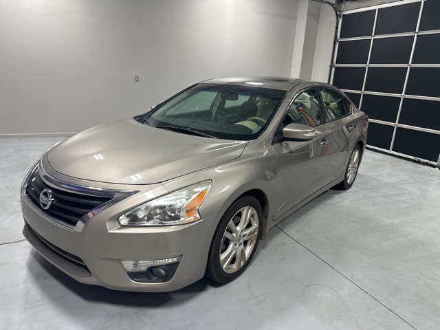 2013 Nissan Altima 3.5 SV photo 15