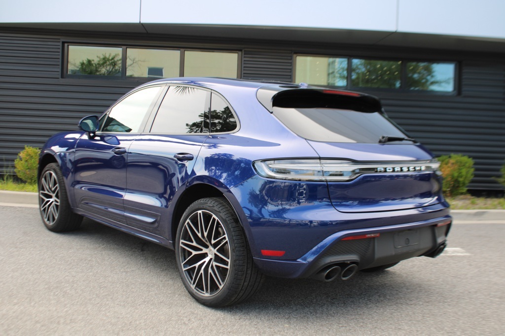 2025 Porsche Macan T photo 3