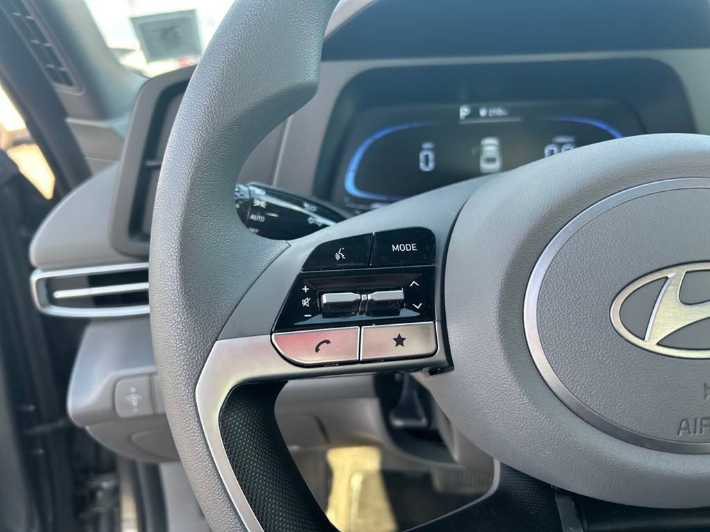 2024 Hyundai Elantra SE photo 11