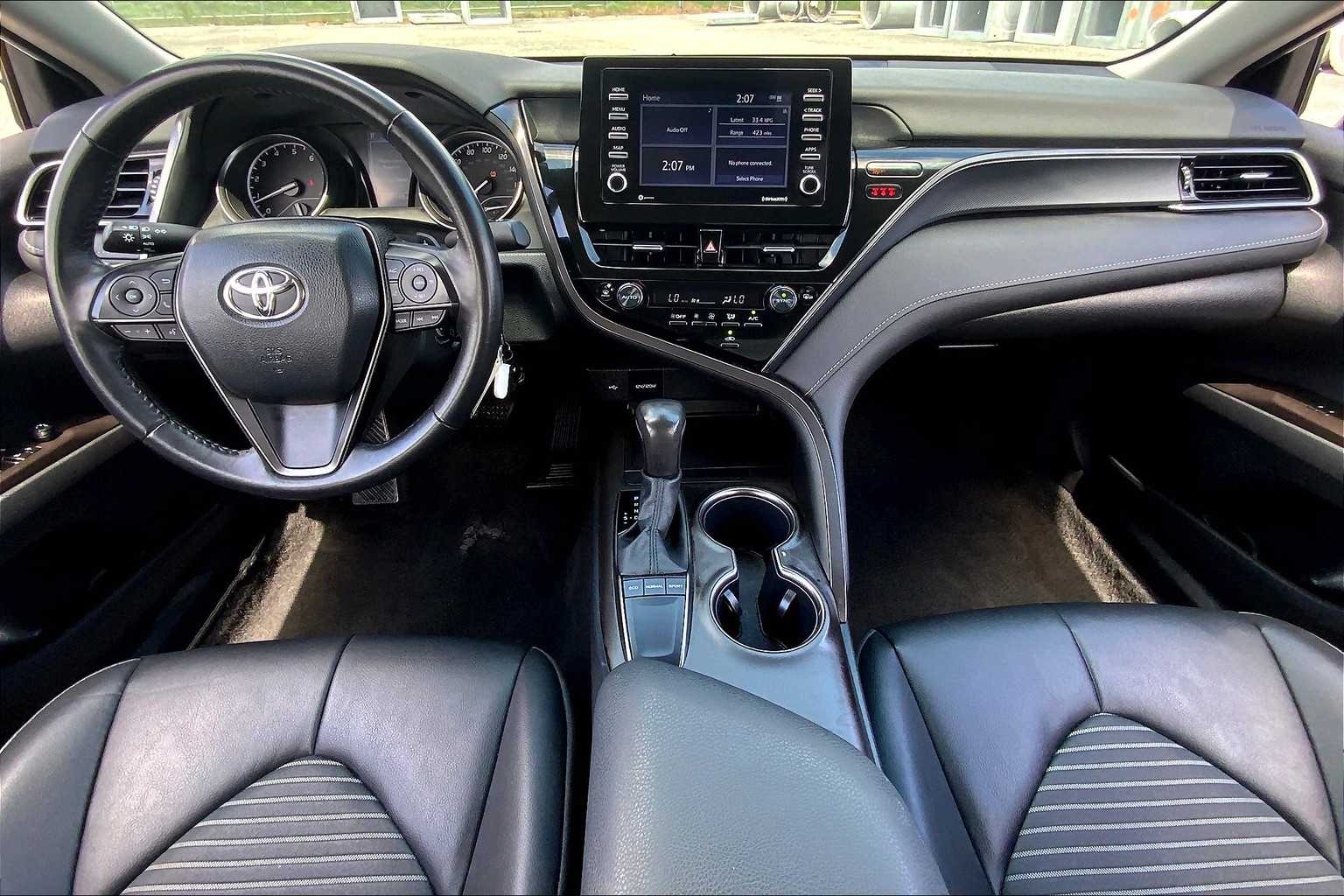 2024 Toyota Camry SE photo 14