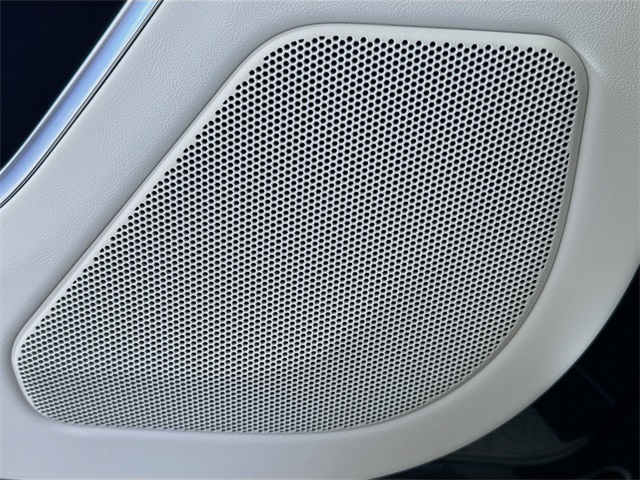 2025 Land Rover Range Rover SE photo 14