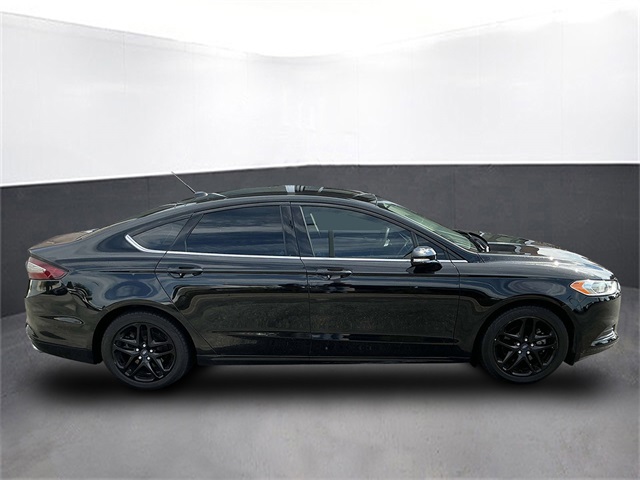 2016 Ford Fusion SE photo 4