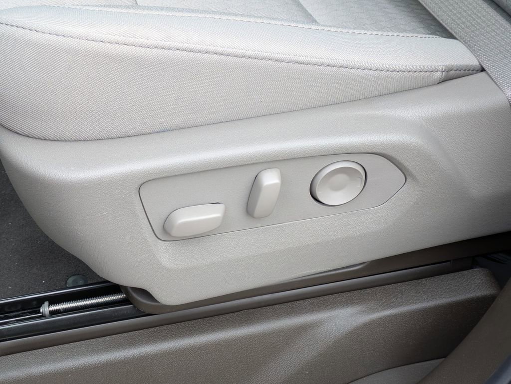 2025 Chevrolet Silverado 1500 LT photo 13