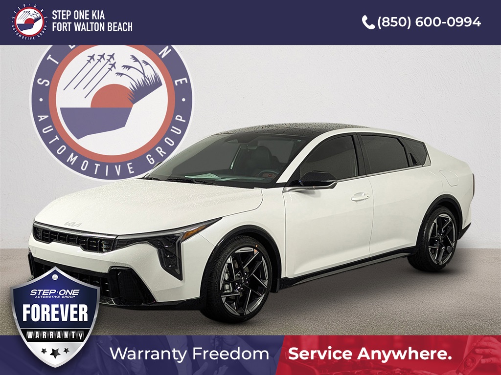 2025 Kia K4 GT-Line's photo