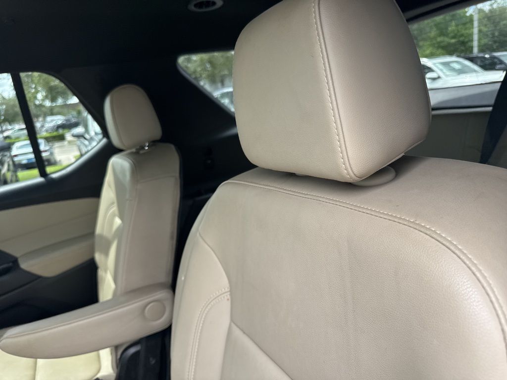 2022 Chevrolet Traverse Leather photo 6