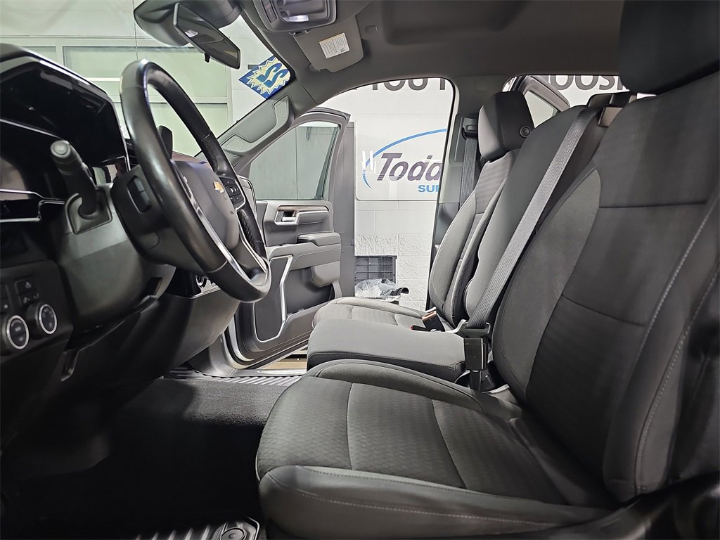 2022 Chevrolet Silverado 1500 LT photo 13