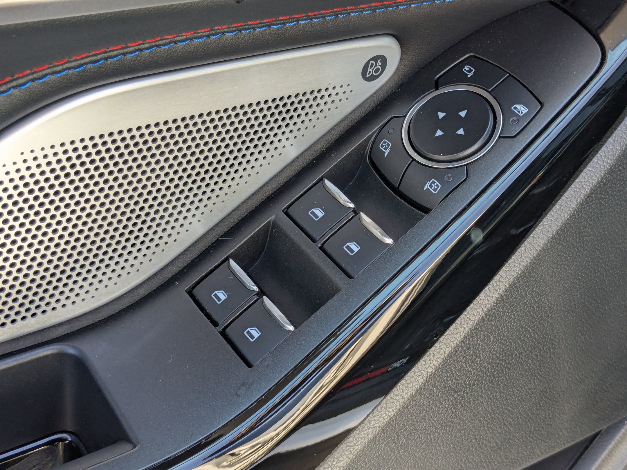 2024 Ford Explorer ST photo 14