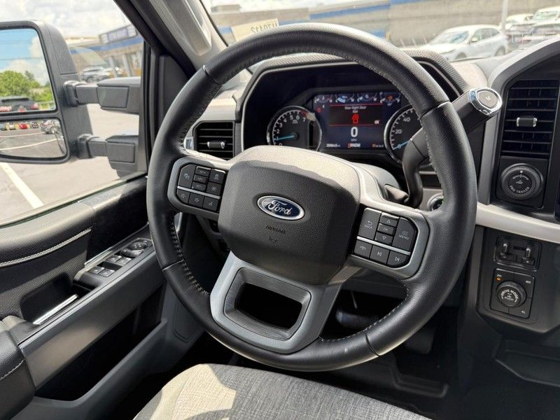 2022 Ford F-150 XLT photo 12