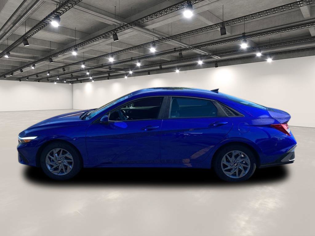 2024 Hyundai Elantra SEL photo 4