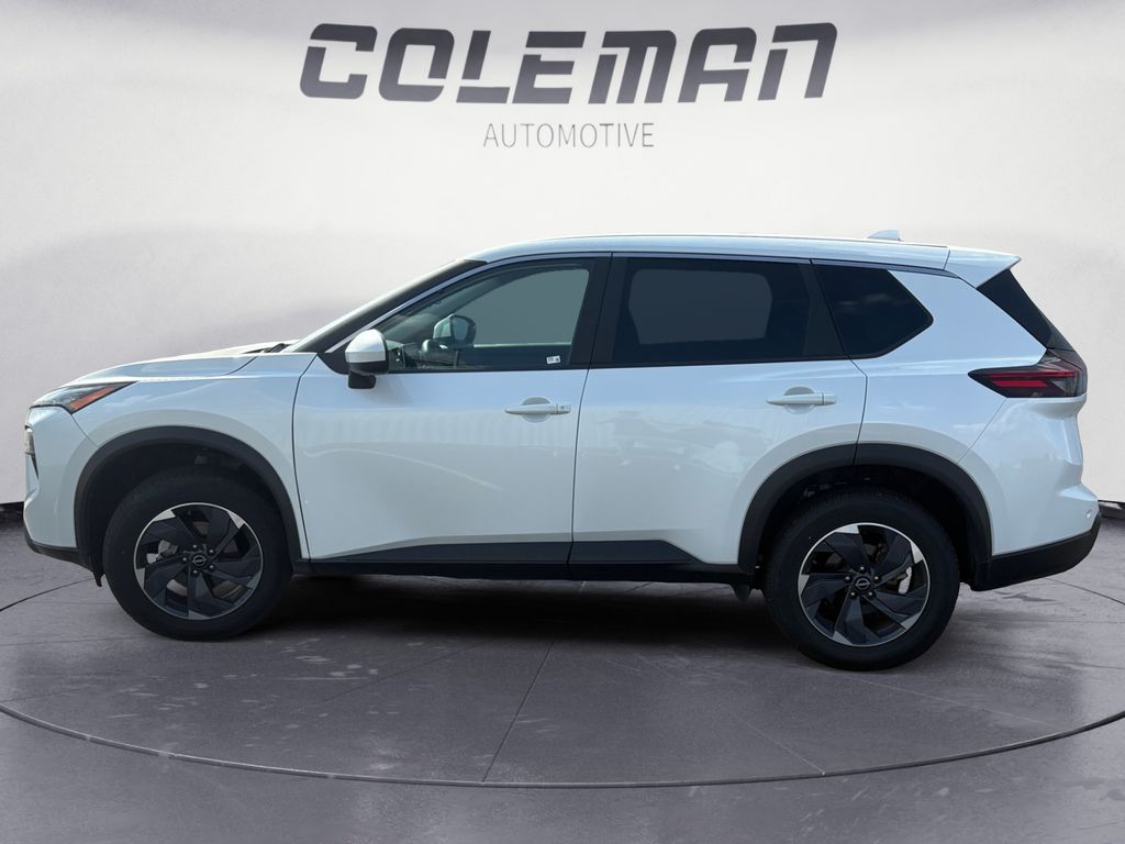 2024 Nissan Rogue SV photo 2