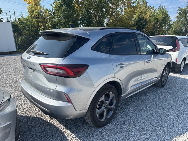 2024 Ford Escape ST-Line photo 4