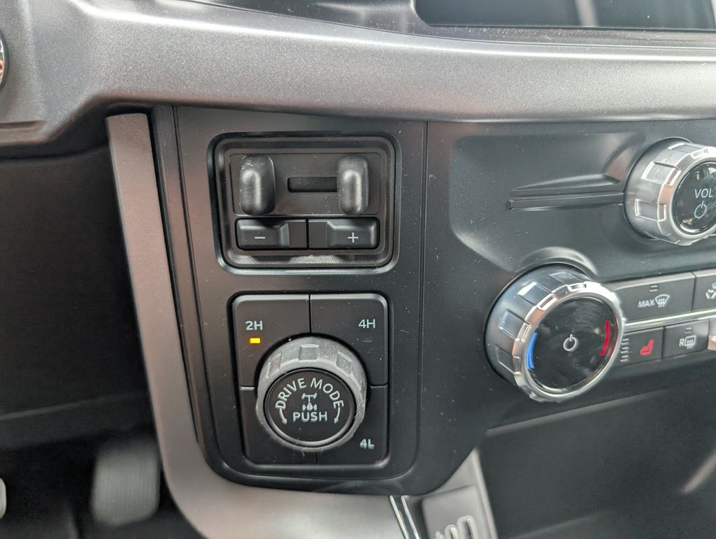 2025 Ford F-150 XLT photo 11