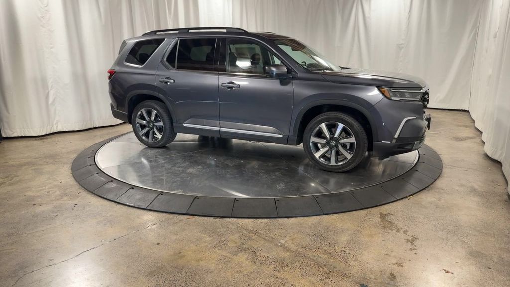 2025 Honda Pilot Touring photo 2