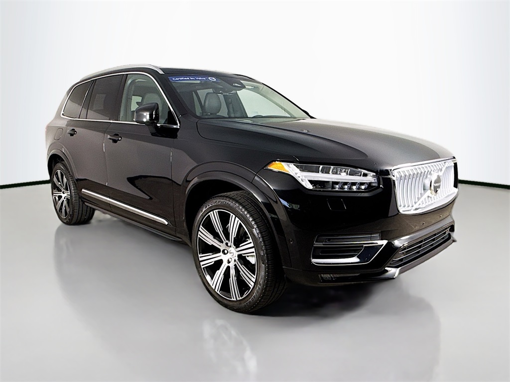 2025 Volvo XC90 Plus's photo