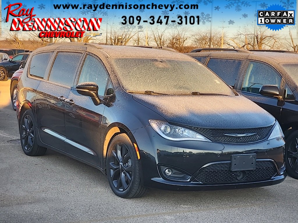2020 Chrysler Pacifica Limited's photo