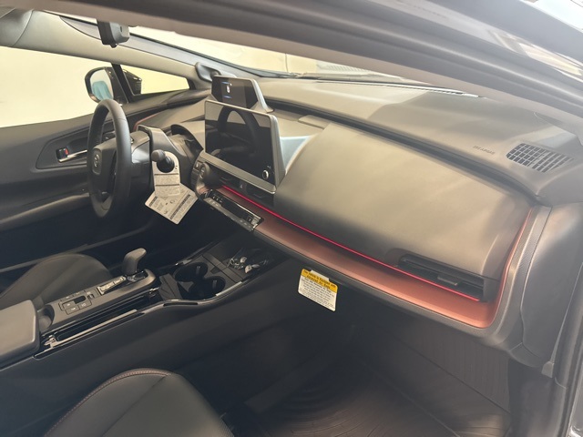 2026 Toyota Prius Plug-in Base photo 22