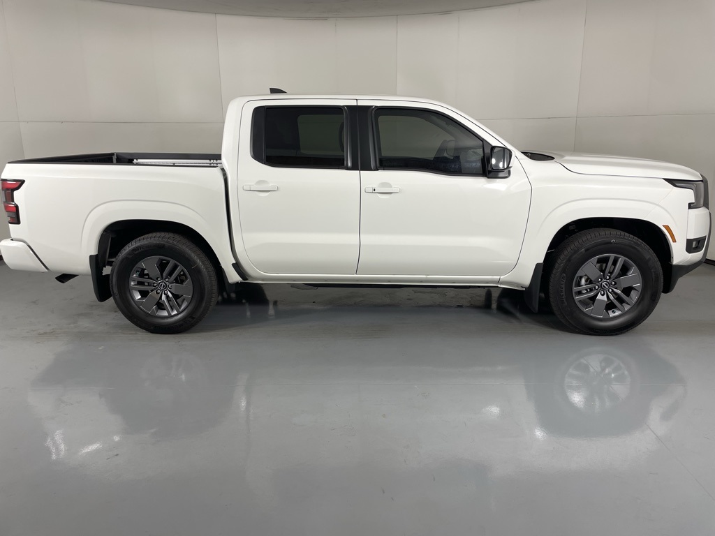 2025 Nissan Frontier Crew Cab SV photo 8