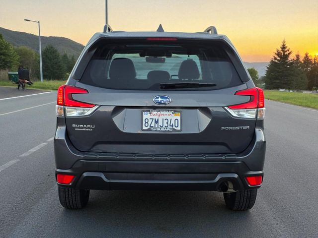 2021 Subaru Forester Premium photo 3