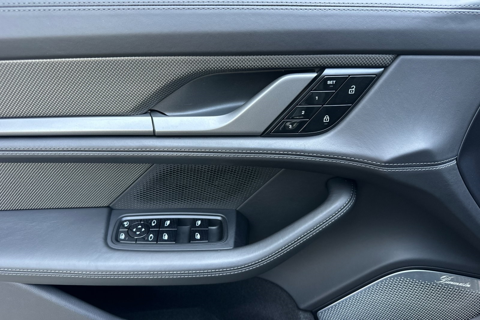 2021 Porsche Taycan Turbo S photo 10