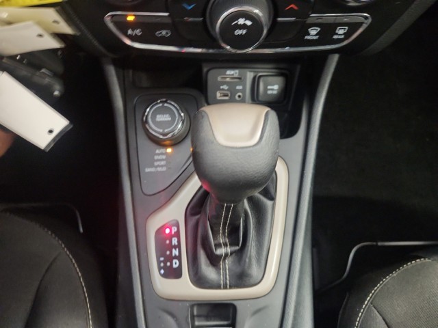 2014 Jeep Cherokee Latitude photo 18