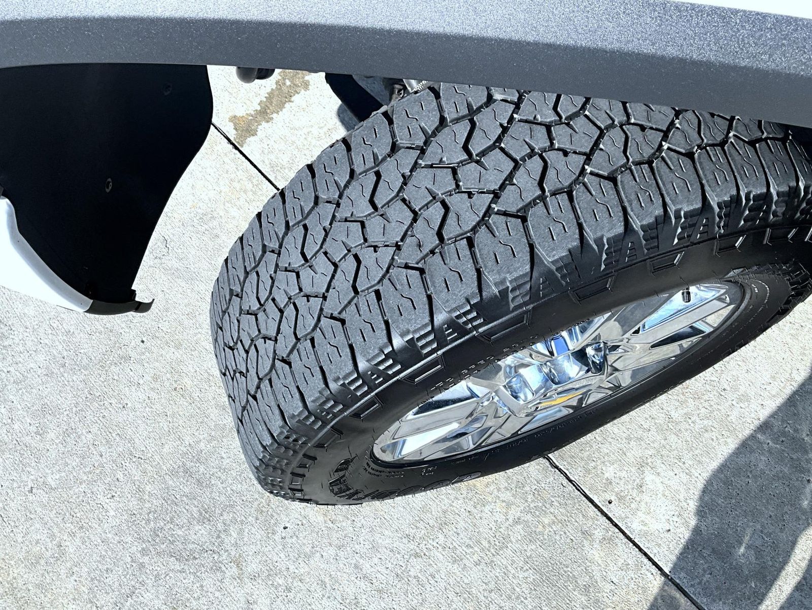 2024 Chevrolet Silverado 3500HD High Country photo 23