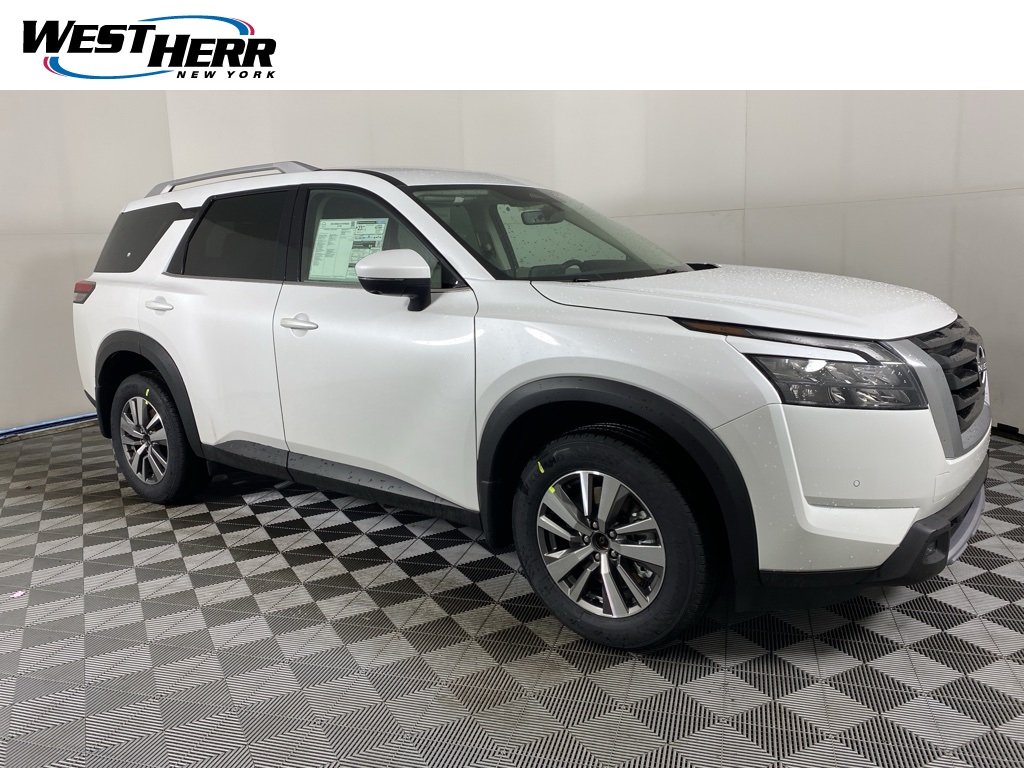 2025 Nissan Pathfinder SL's photo