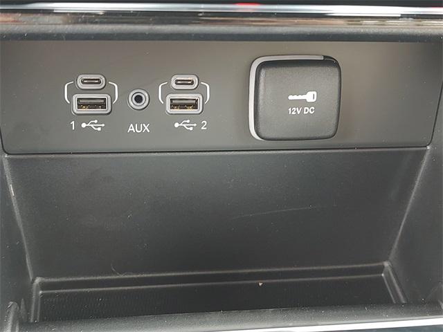 2025 Jeep Grand Cherokee Limited photo 14