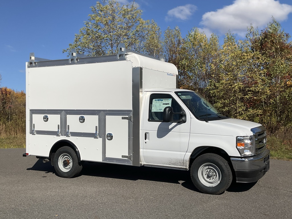 2026 Ford E-Series Cutaway Base's photo