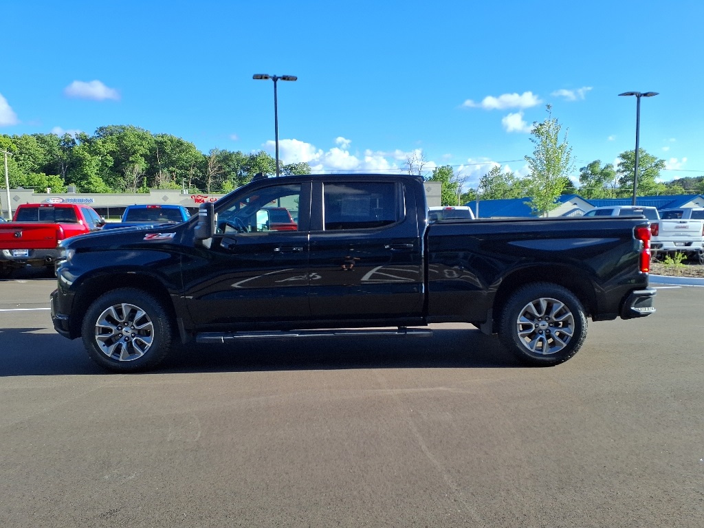 2022 Chevrolet Silverado 1500 RST photo 3