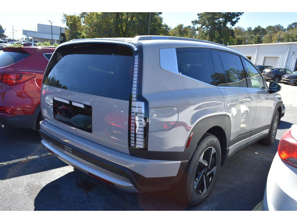 2026 Hyundai Ioniq SE photo 3