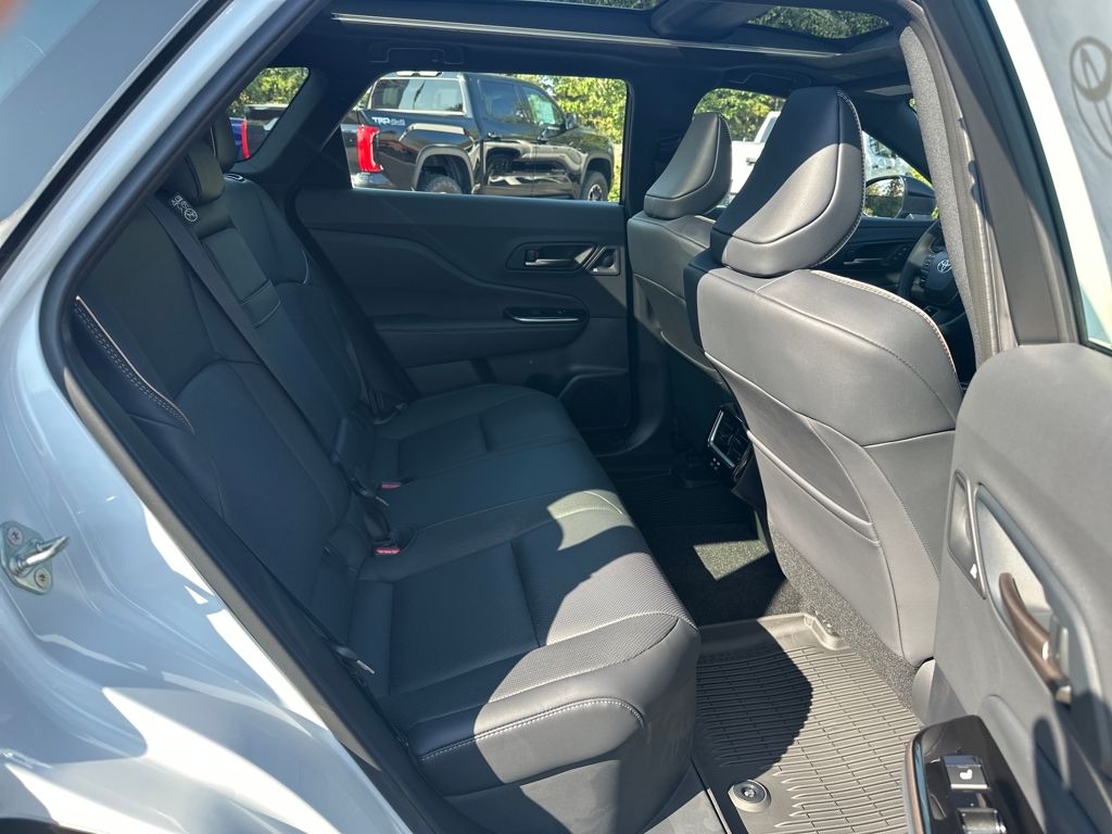 2025 Toyota Crown Signia Limited photo 15