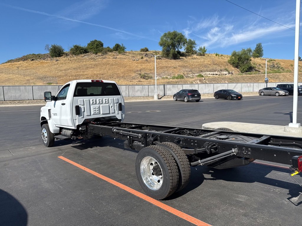 2024 Chevrolet Silverado 6500HD Work Truck photo 4