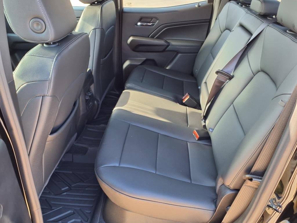 New 2025 Onyx Black GMC Elevation image 12
