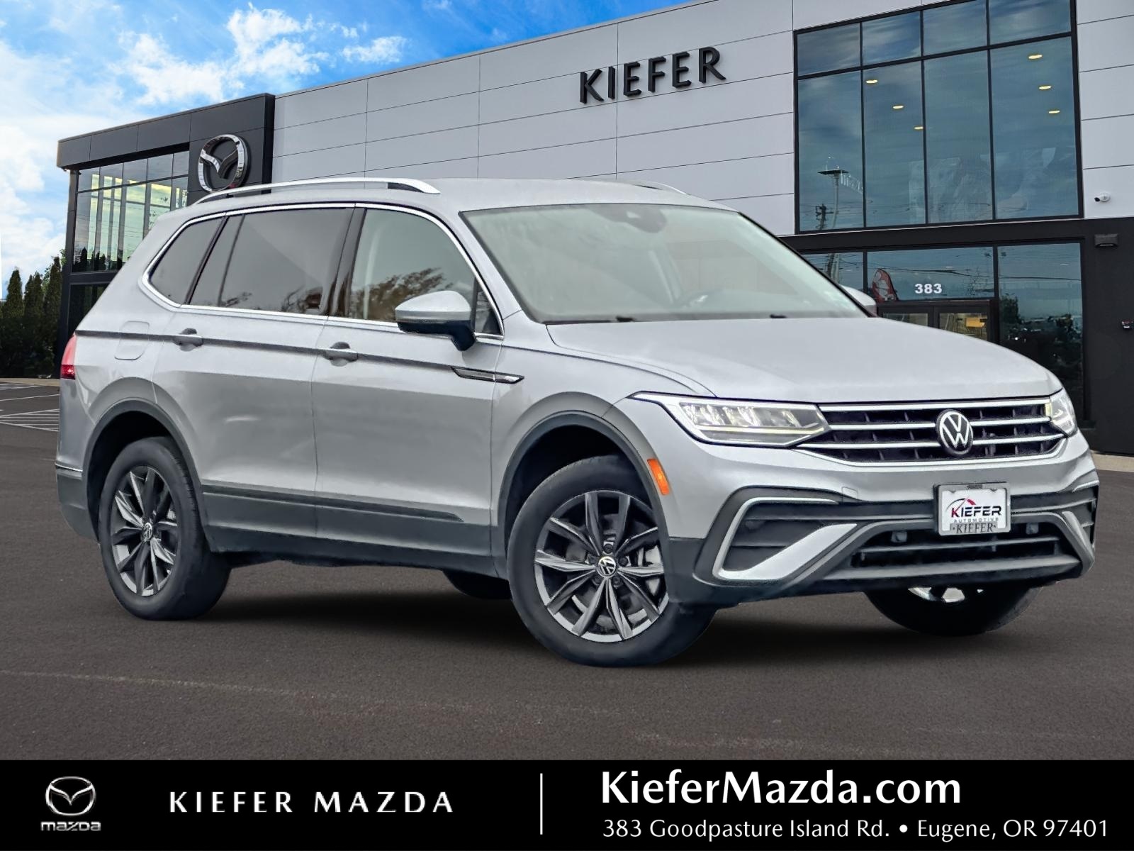 2022 Volkswagen Tiguan SE's photo