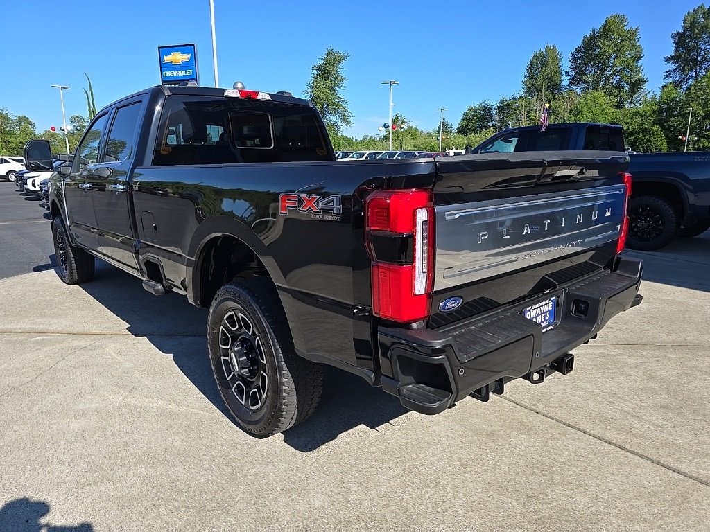 2023 Ford F-350 Platinum photo 2