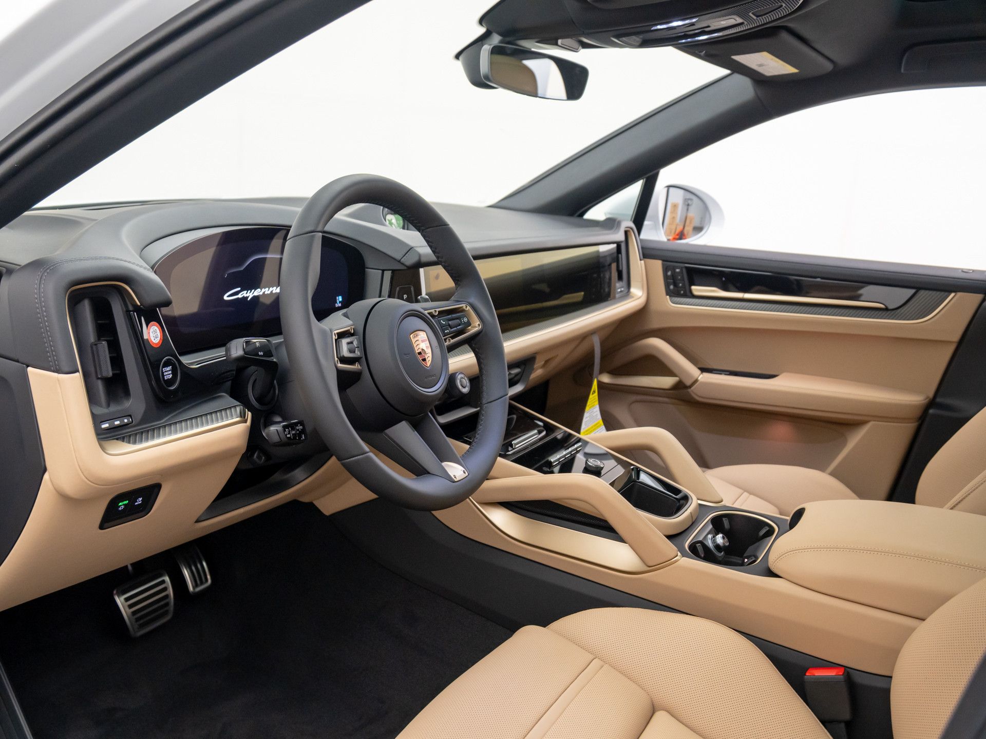 2025 Porsche Cayenne Coupe S photo 2