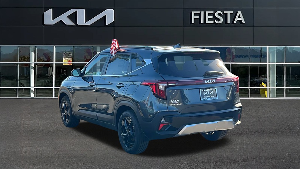 2026 Kia Seltos EX photo 2