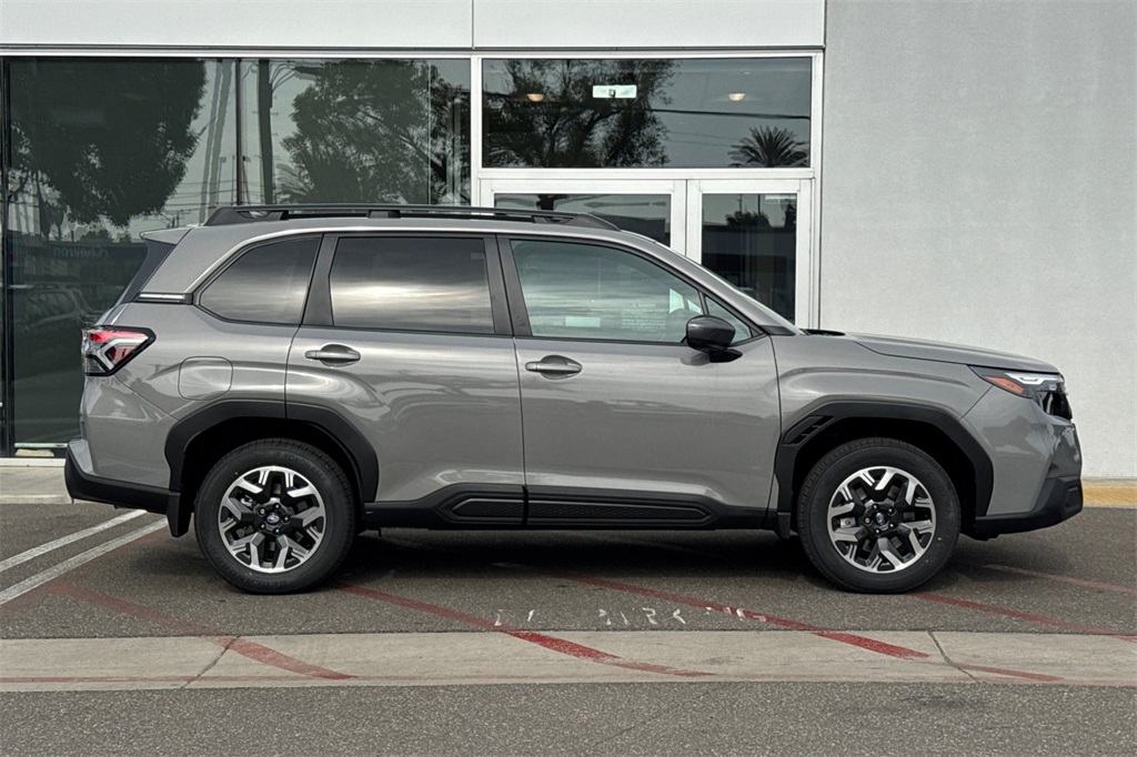 2026 Subaru Forester Premium photo 3
