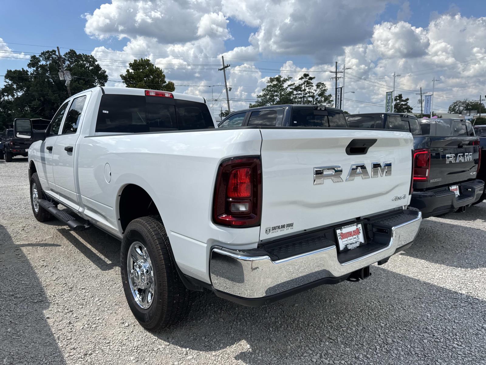 2026 Ram 2500 Tradesman photo 4