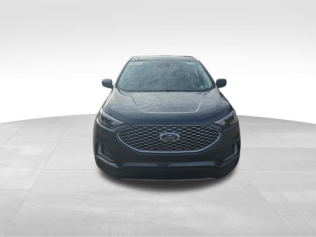 2024 Ford Edge SEL photo 2